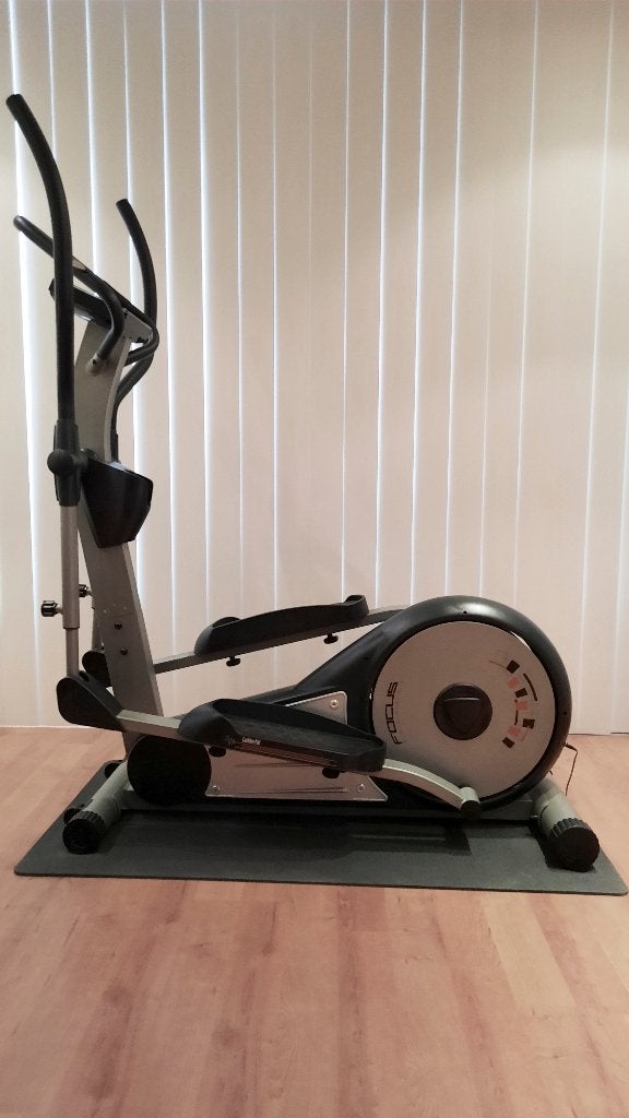 CROSSTRAINER FOCUS FITNESS FOX 5 met hartslagmeter., Sport en Fitness, Ophalen, Zo goed als nieuw, Crosstrainer
