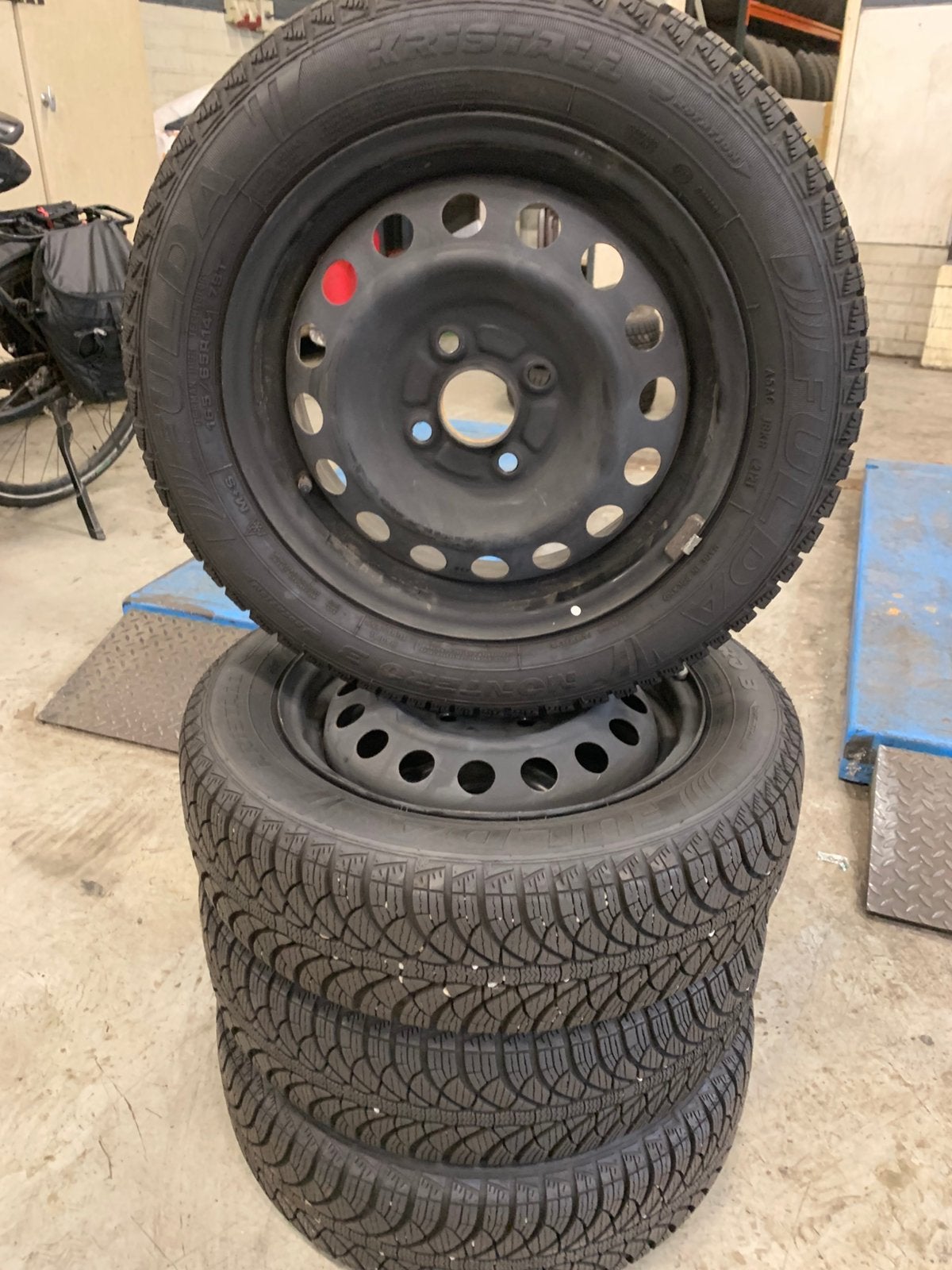 Winterwielen set Mitsubishi space star, Auto-onderdelen, Ophalen, 14 inch, Gebruikt, Banden en Velgen