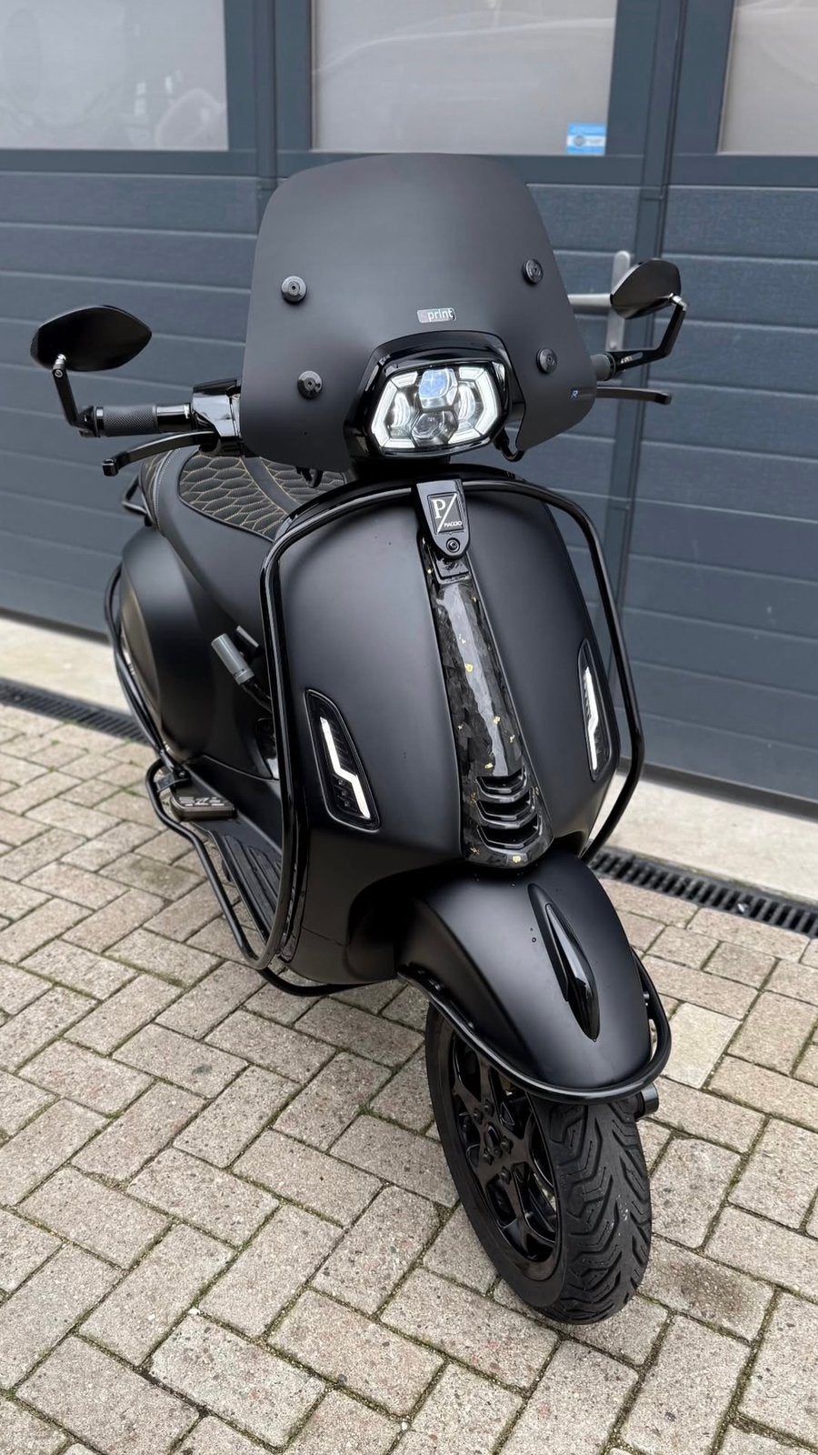 Vespa Sprint 80cc - Akrapovic - Bomvol, Fietsen en Brommers, Scooters | Vespa, Ophalen, Zo goed als nieuw, Benzine