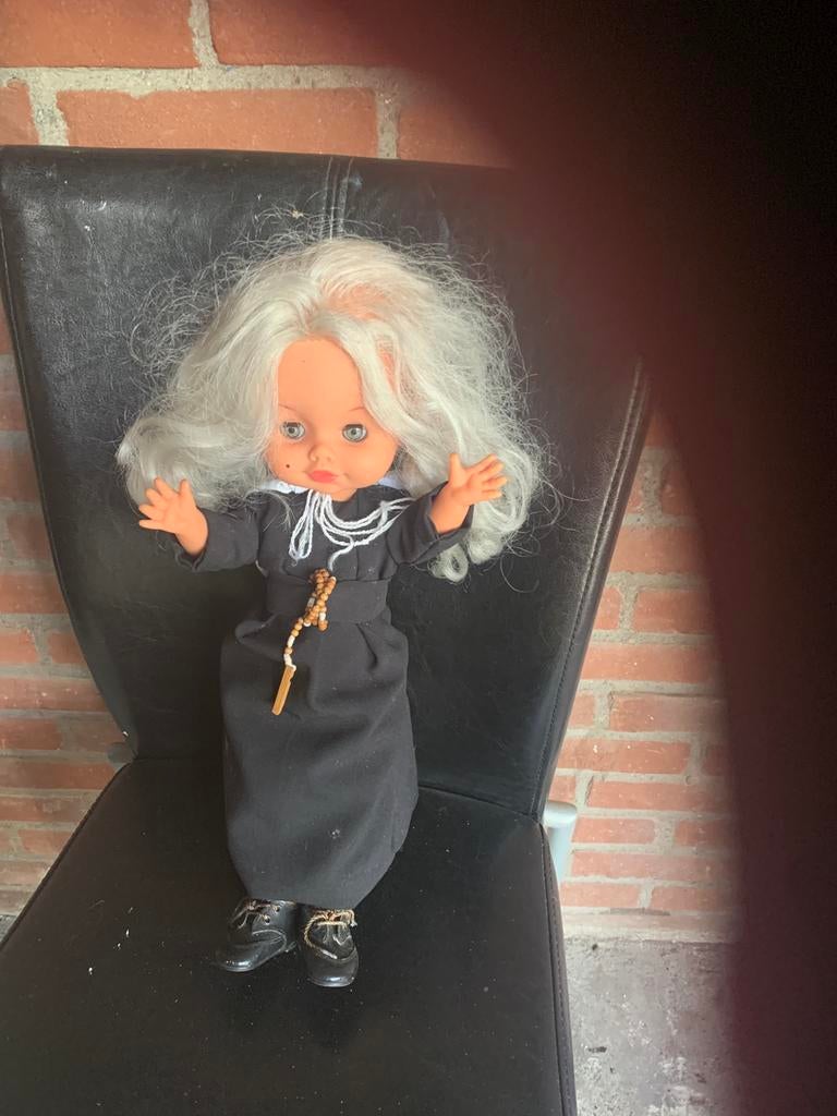 Vaasje, Tickets en Kaartjes, Eén persoon, April