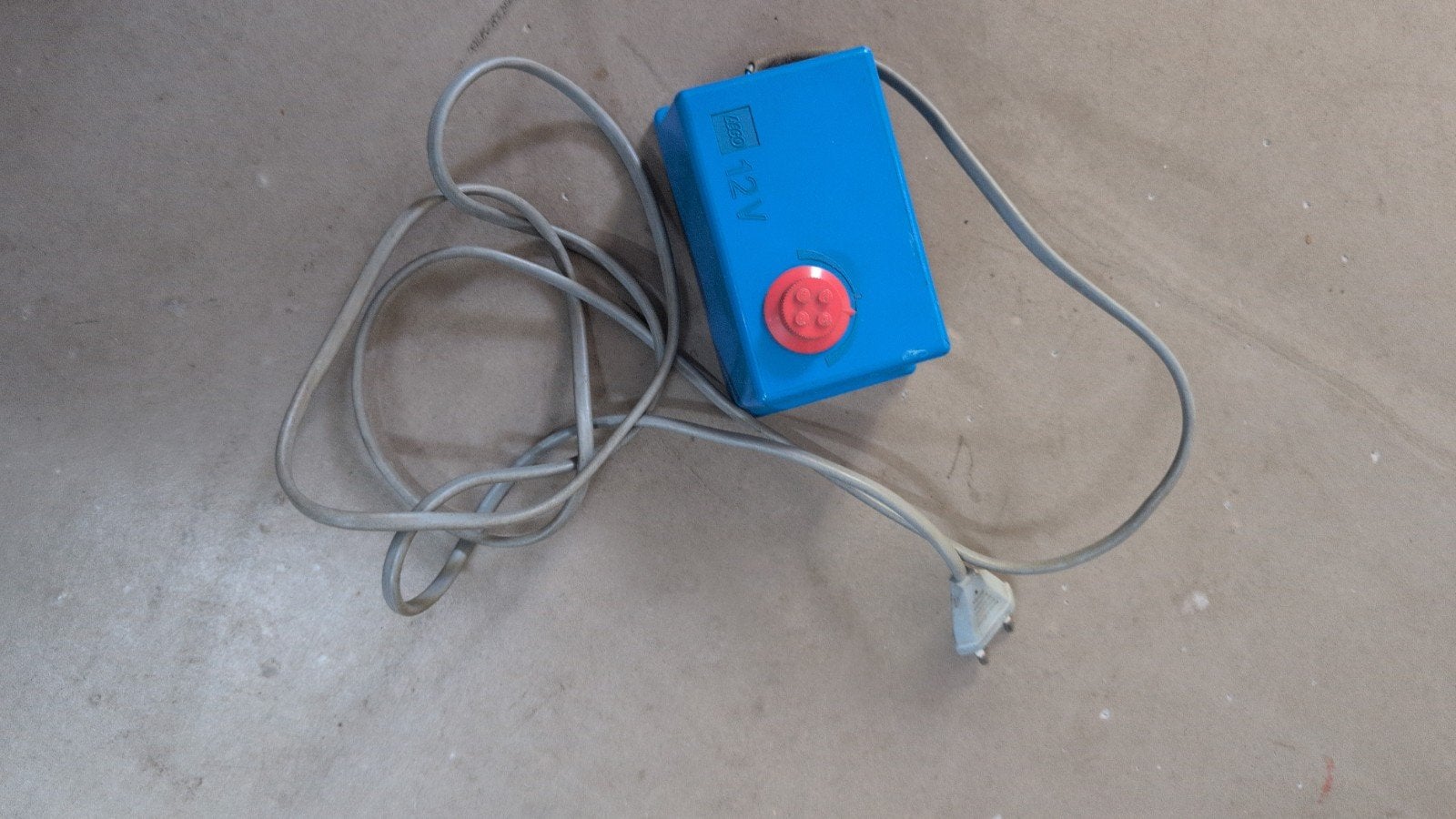 Lego 12V transformator blauw met rode knop, Ophalen of Verzenden, Gebruikt, Accessoire, Lego