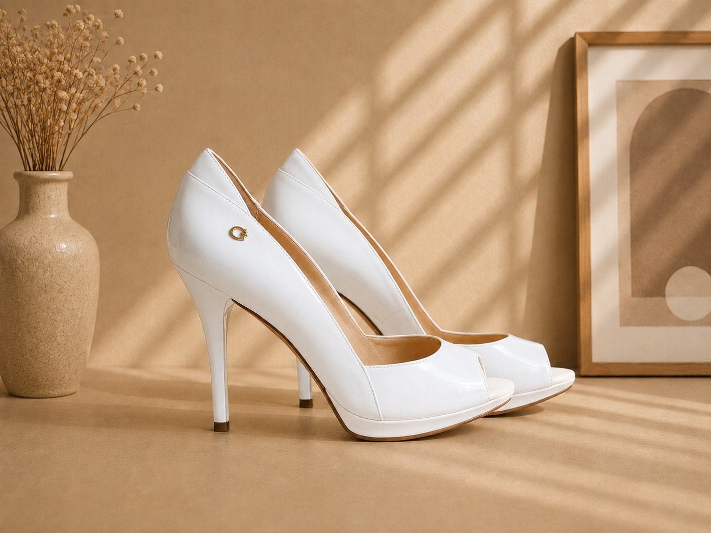 🤍 Guess witte lakleren pumps - Incl. doos & accessoires, Pumps, Guess, Wit, Ophalen of Verzenden