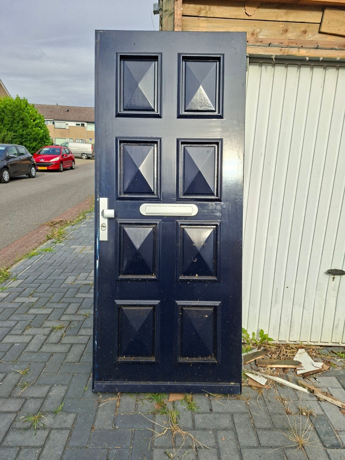 Donkerblauwe Buitendeur met Paneeldetails, Doe-het-zelf en Verbouw, Deuren en Horren, Gebruikt, 80 tot 100 cm, Ophalen of Verzenden