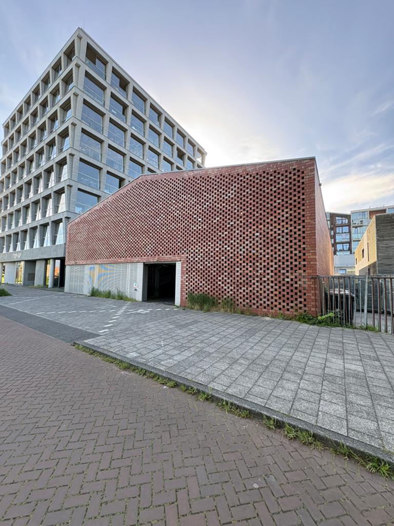 Parkeerplaats te huur Buiksloterham, Amsterdam noord, Huizen en Kamers, Garages en Parkeerplaatsen, Amsterdam