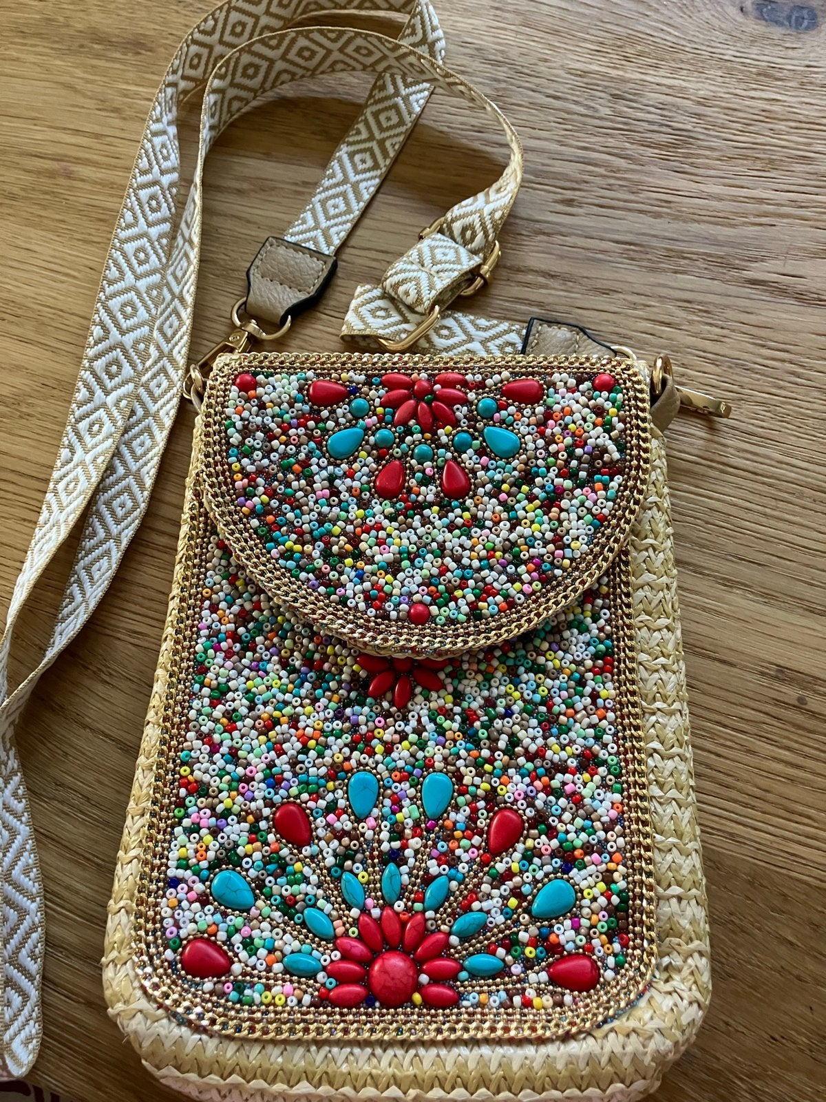 Gevlochten schoudertasje met kleurrijke kralen, Ophalen of Verzenden, Nieuw, Overige kleuren, Schoudertasje