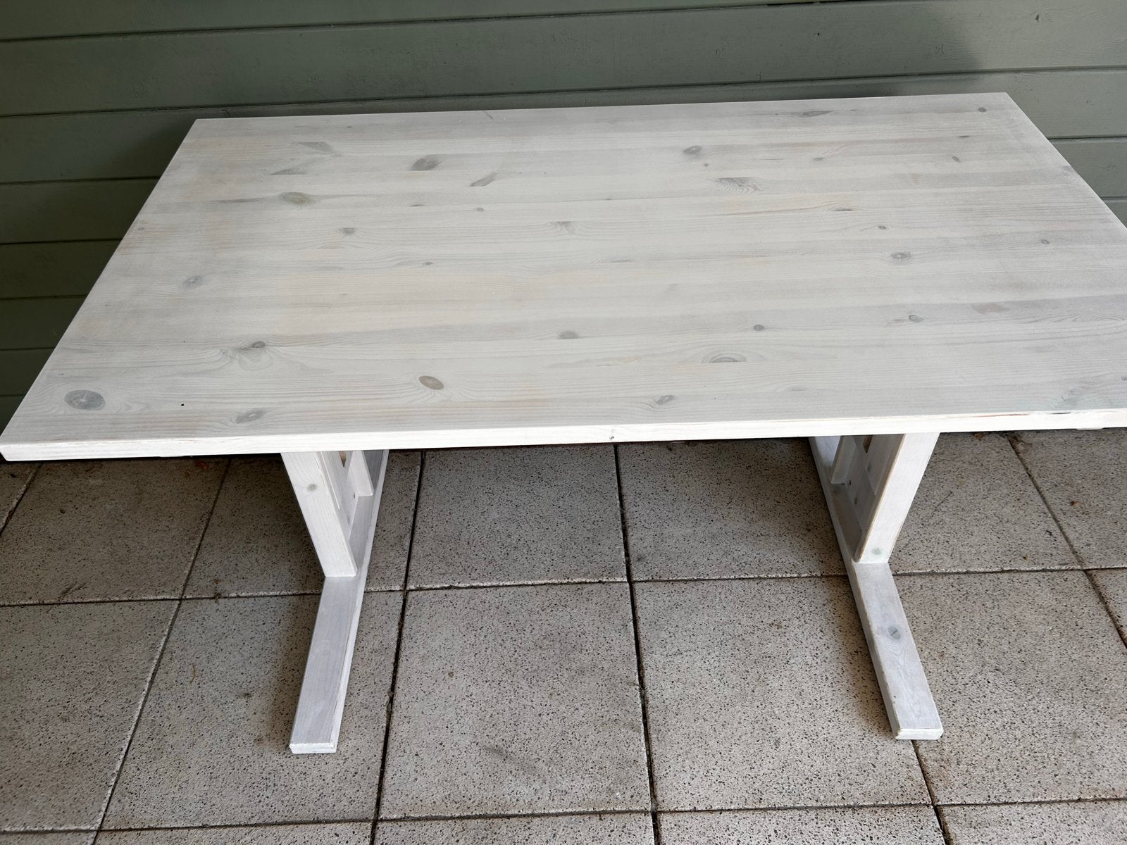 Lifetime tafel  en Lifetime kledingkast, Gebruikt, 100 tot 150 cm, Tot twee personen, Grenenhout
