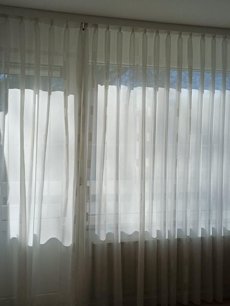 Witte vitrage/inbetween met eenvoudig motief, Huis en Inrichting, Stoffering | Gordijnen en Lamellen, Gebruikt, 200 cm of meer