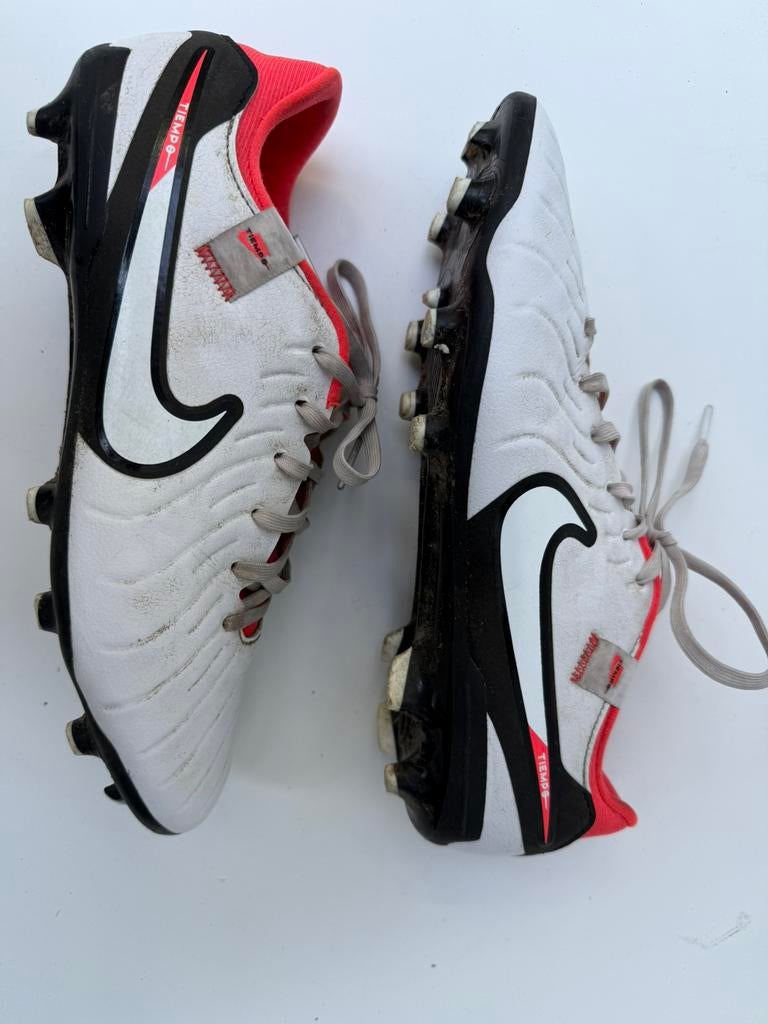 Jongens voetbalschoenen, Sport en Fitness, Voetbal, Ophalen, Gebruikt, Maat XS of kleiner, Schoenen