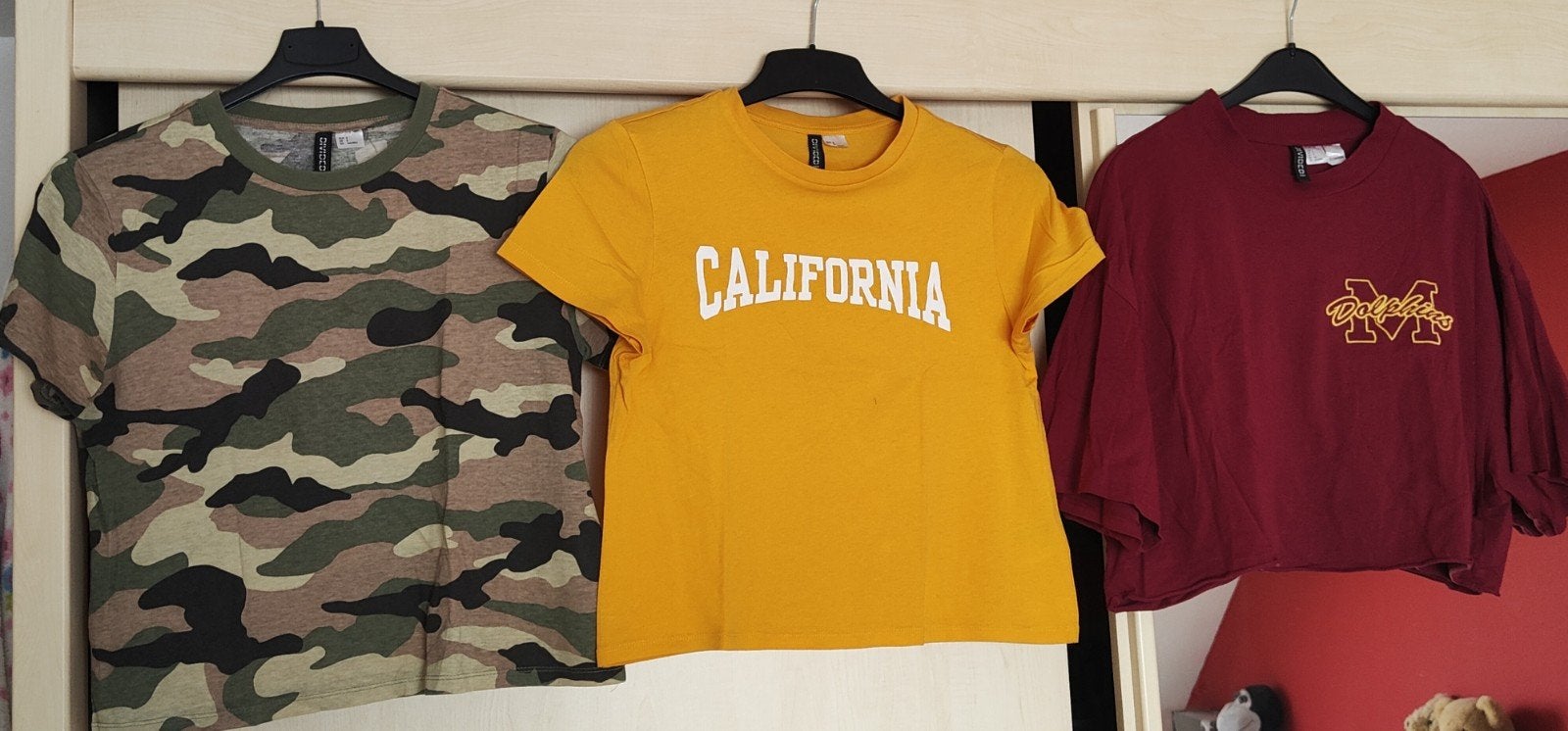3 H&M Divided T-shirts Maat S - Legerprint, Geel, Bordeaux, Kleding | Heren, Overige kleuren, Gedragen, Maat 46 (S) of kleiner