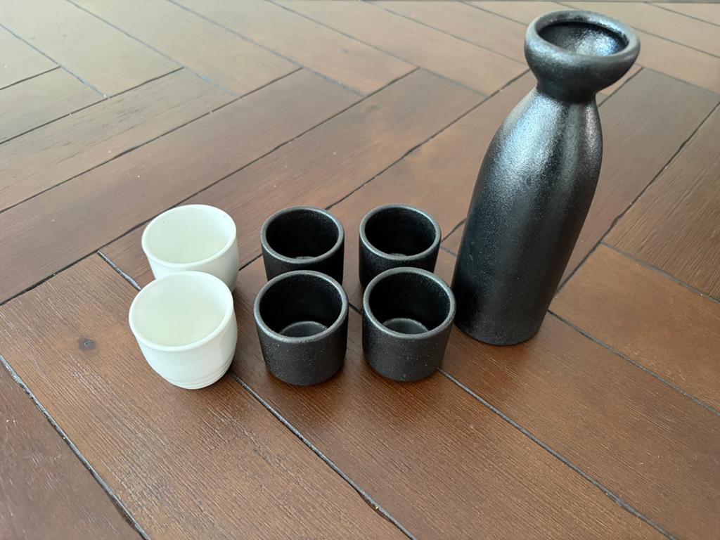 Sake glasses and bottle, Ophalen, Zo goed als nieuw, Overige typen