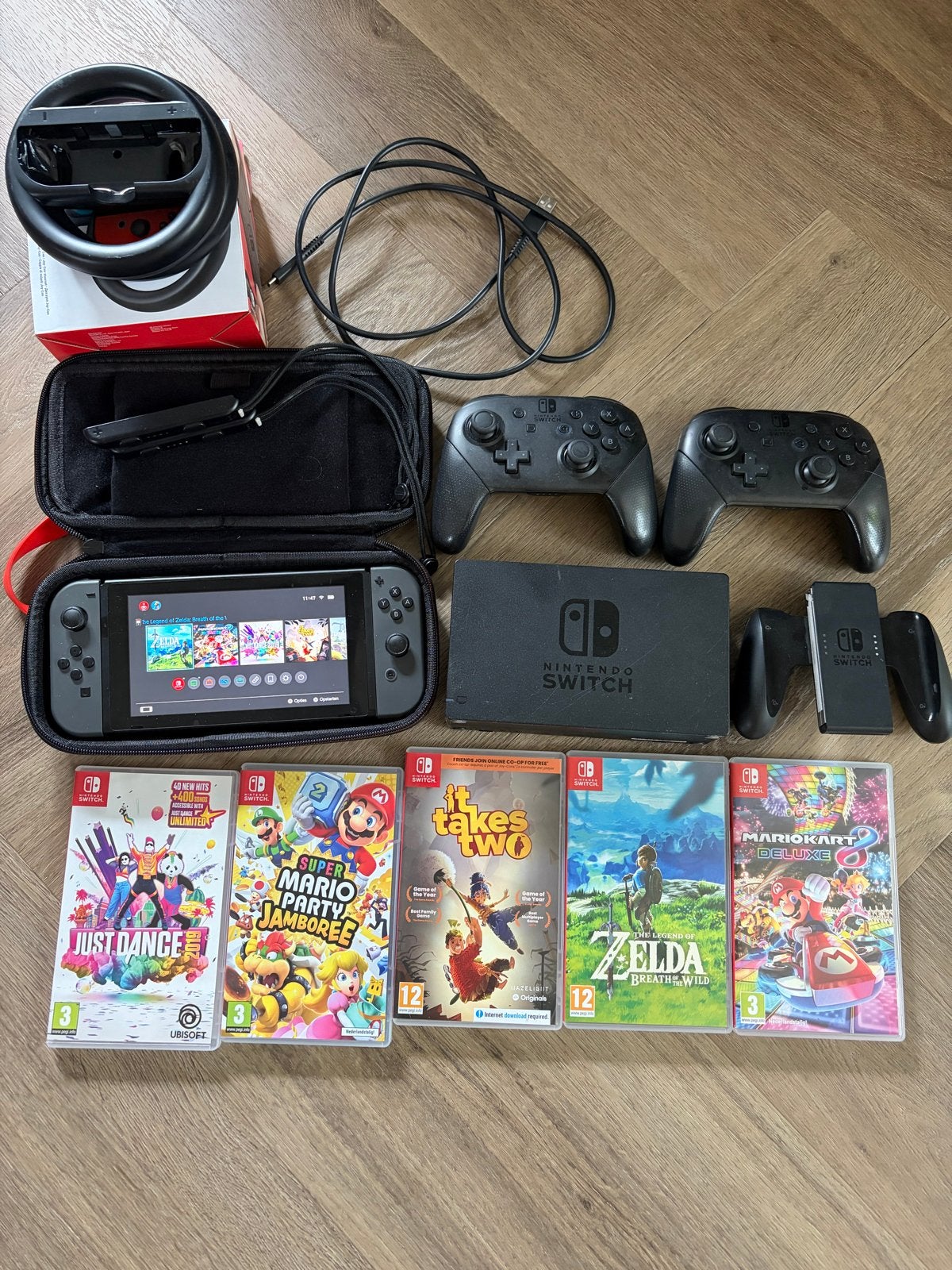 Nintendo Switch + 5 spellen, en meer! alles origineel, Spelcomputers en Games, Ophalen of Verzenden, Switch Original, Met 3 controllers of meer
