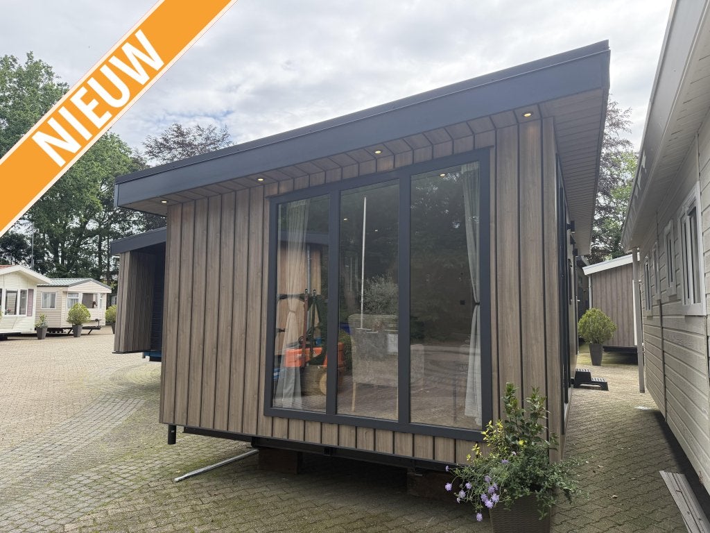 Tobi Lessenaar 12.05 x 4.05 - Chalet