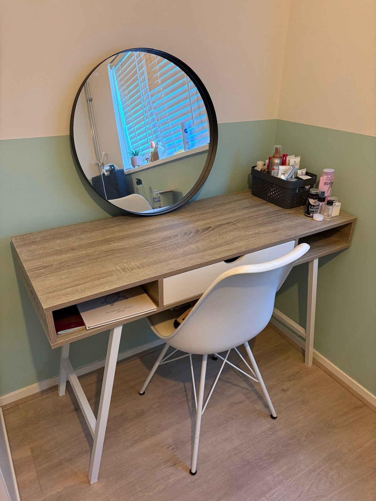 Bureau met stoel van Jysk, Ophalen, Overige typen, Met lades, Spaanplaat of MDF