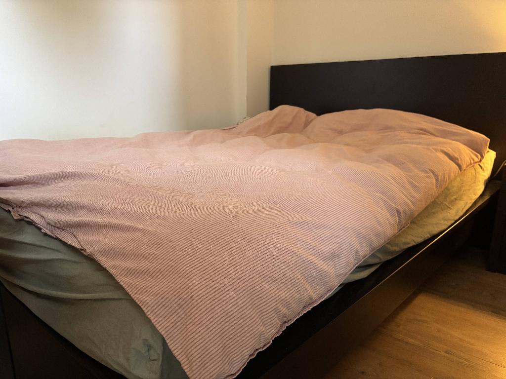 Gratis: bed and matress, Ophalen, Gebruikt, Zwart, Tweepersoons