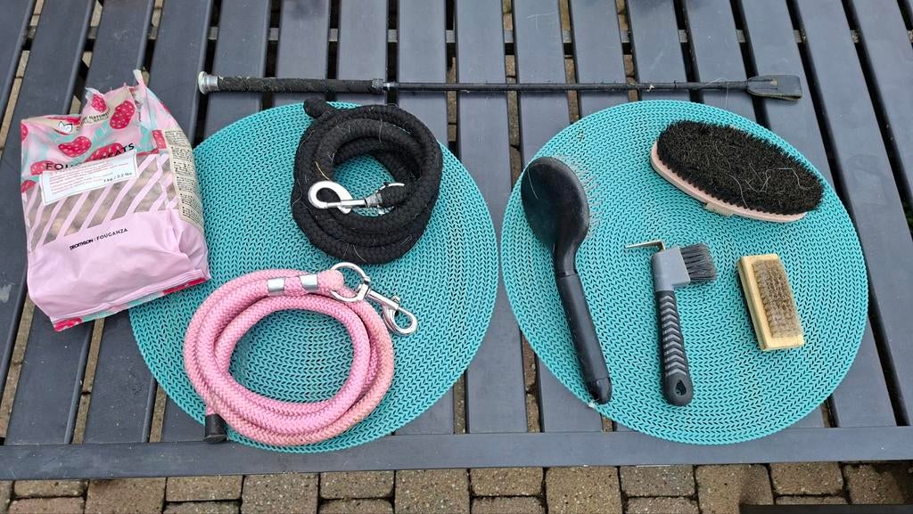 Diverse ponyspullen, touw, borstel, etc, Ophalen of Verzenden, Gebruikt, Overige soorten