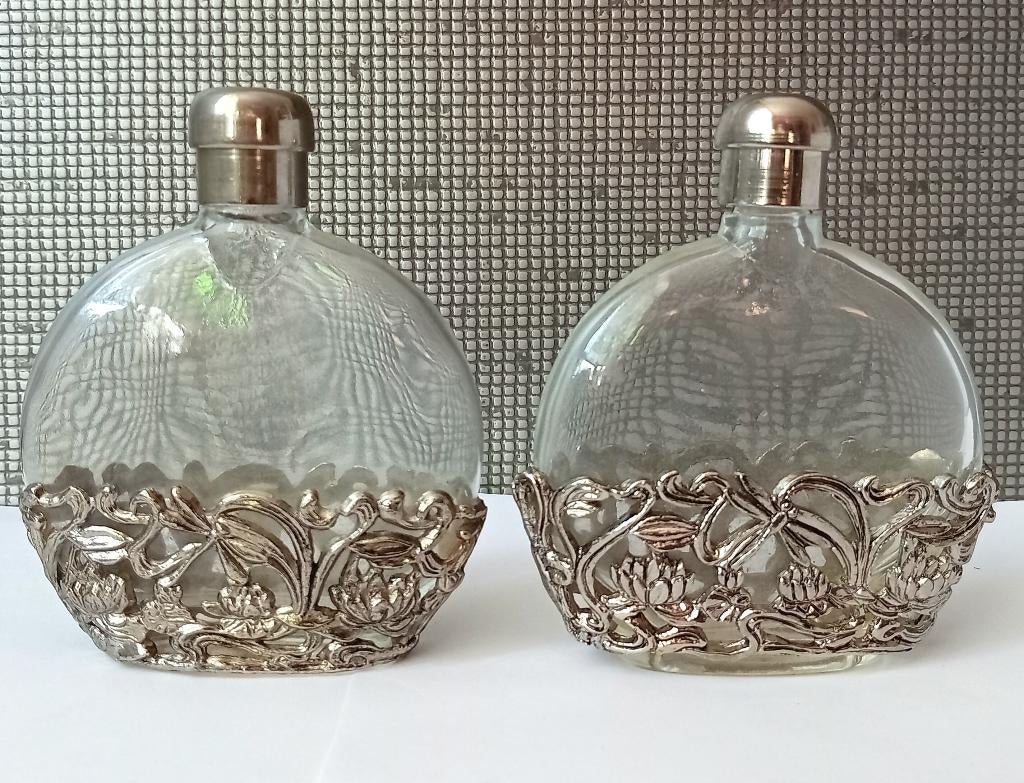 2 art nouveau glazen parfum flesjes, verzilverd, Ophalen of Verzenden