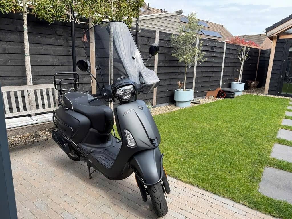 Kymco New Like, inclusief windscherm en accessoires, Fietsen en Brommers, Ophalen, Maximaal 45 km/u, Zo goed als nieuw, Like