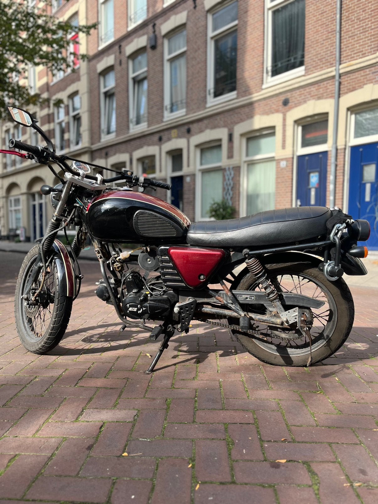 Hanway raw 50 rode schakelbrommer, Ophalen, Maximaal 45 km/u, Zo goed als nieuw, 4 versnellingen