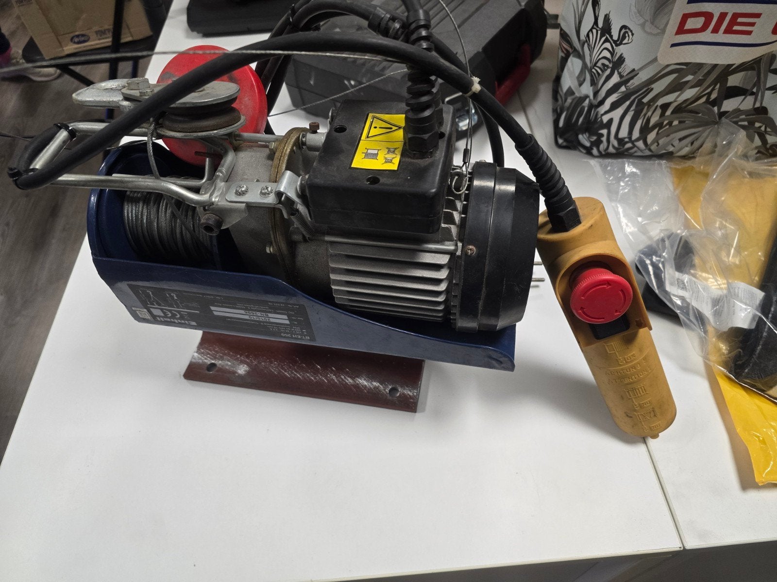 Einhell BT-EH 250 Elektrische Takel - Zo goed als nieuw, Ophalen, Zo goed als nieuw, Elektrisch