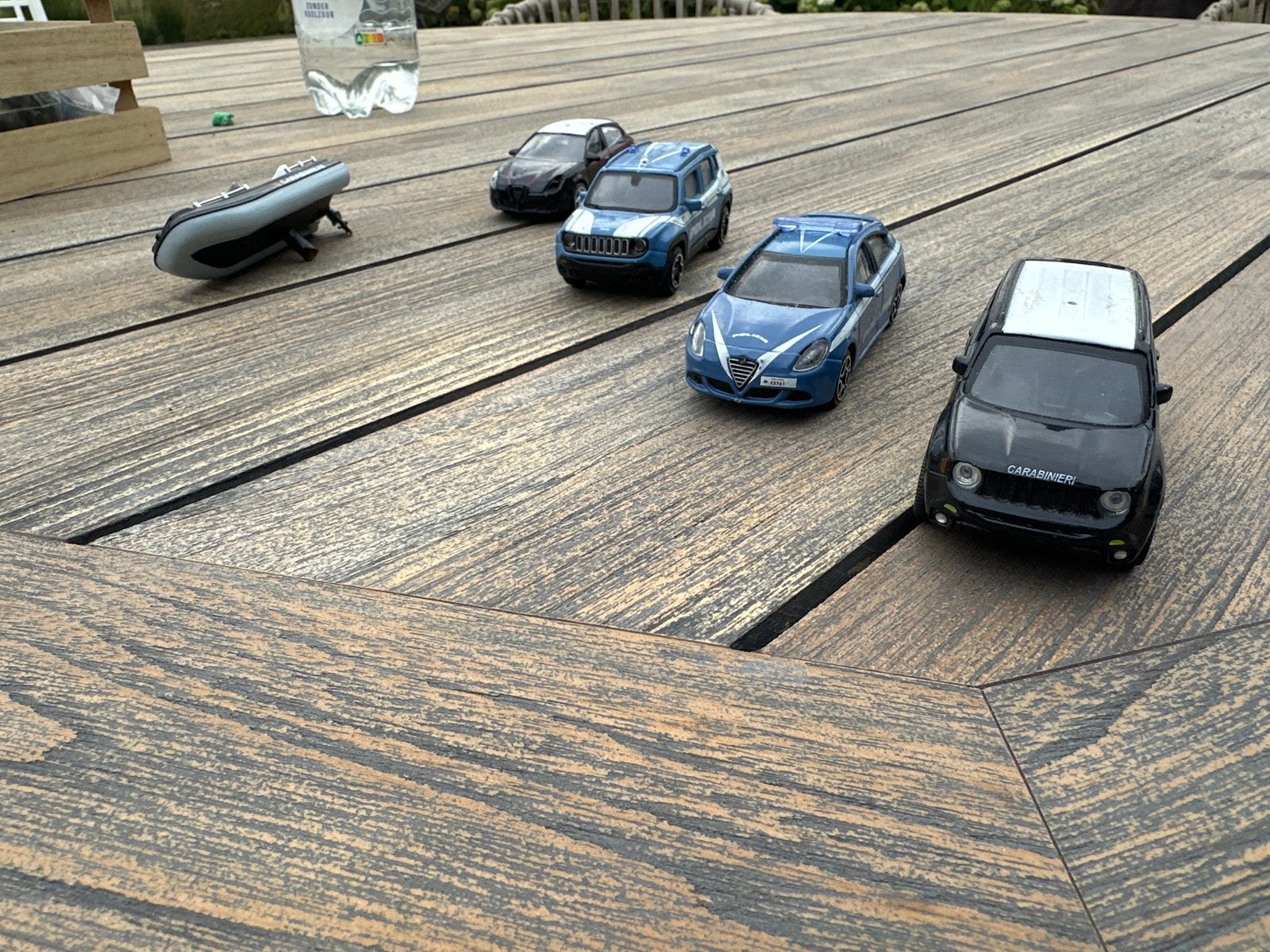 Set van 5 speelgoedauto's en een bootje 13, Ophalen, Gebruikt