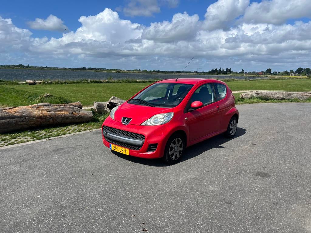 Peugeot 107 NIEUWE APK, Auto's, Voorwielaandrijving, 4 stoelen, 68 pk, Origineel Nederlands