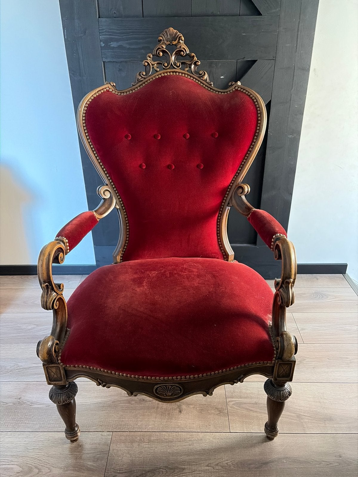 Antieke fauteuil - Rood fluweel met houtsnijwerk, Ophalen