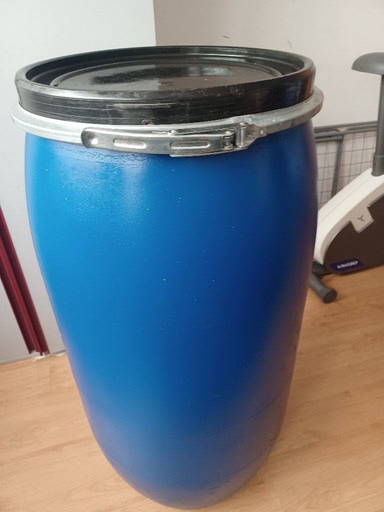Regenton zo goed als nieuw,Hoogte=97,Breedte diameter=45 cm, 150 liter of meer, Ophalen, Zo goed als nieuw