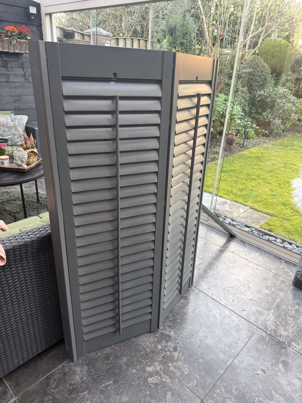 Grijze houten shutter, Ophalen, Gebruikt, 144 cm, Hout