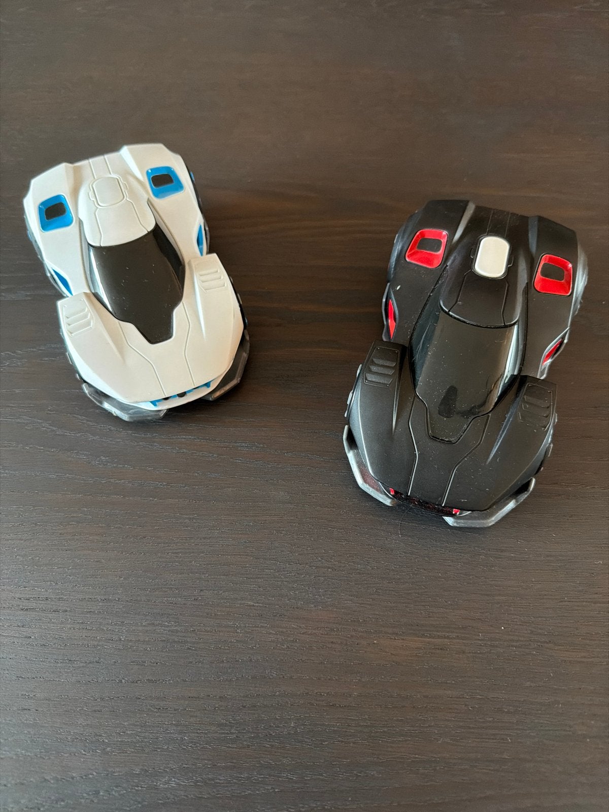 Wowwee R.E.V. Robot Raceauto's - Set van 2, Kinderen en Baby's, Speelgoed | Speelgoedvoertuigen, Ophalen, Gebruikt, Afstandsbediening