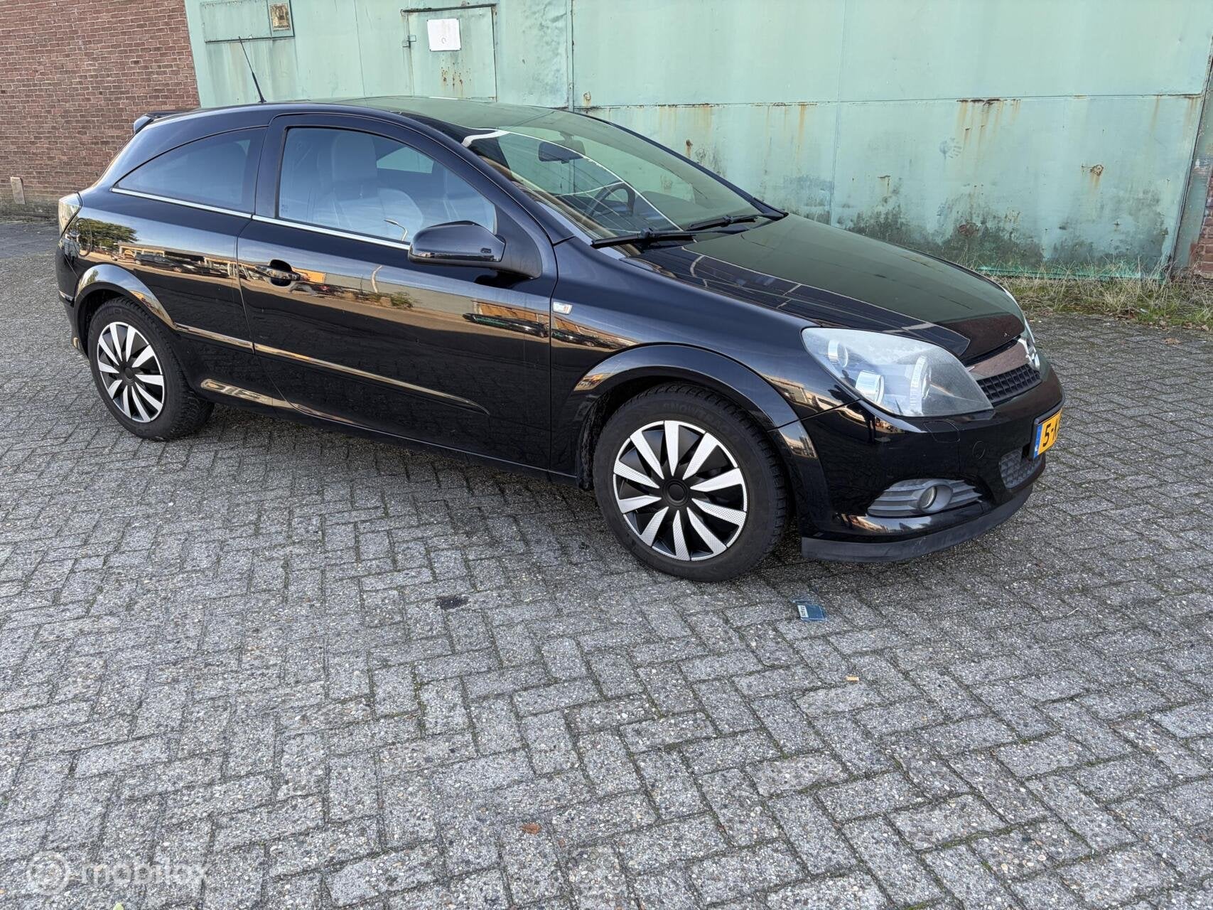 Opel Astra GTC 2.0 T Sport, Auto's, Voorwielaandrijving, 1998 cc, Gebruikt, 680 kg