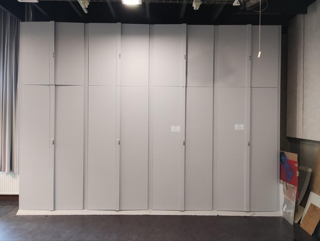 Grote kastenwand, geheel compleet, Ophalen