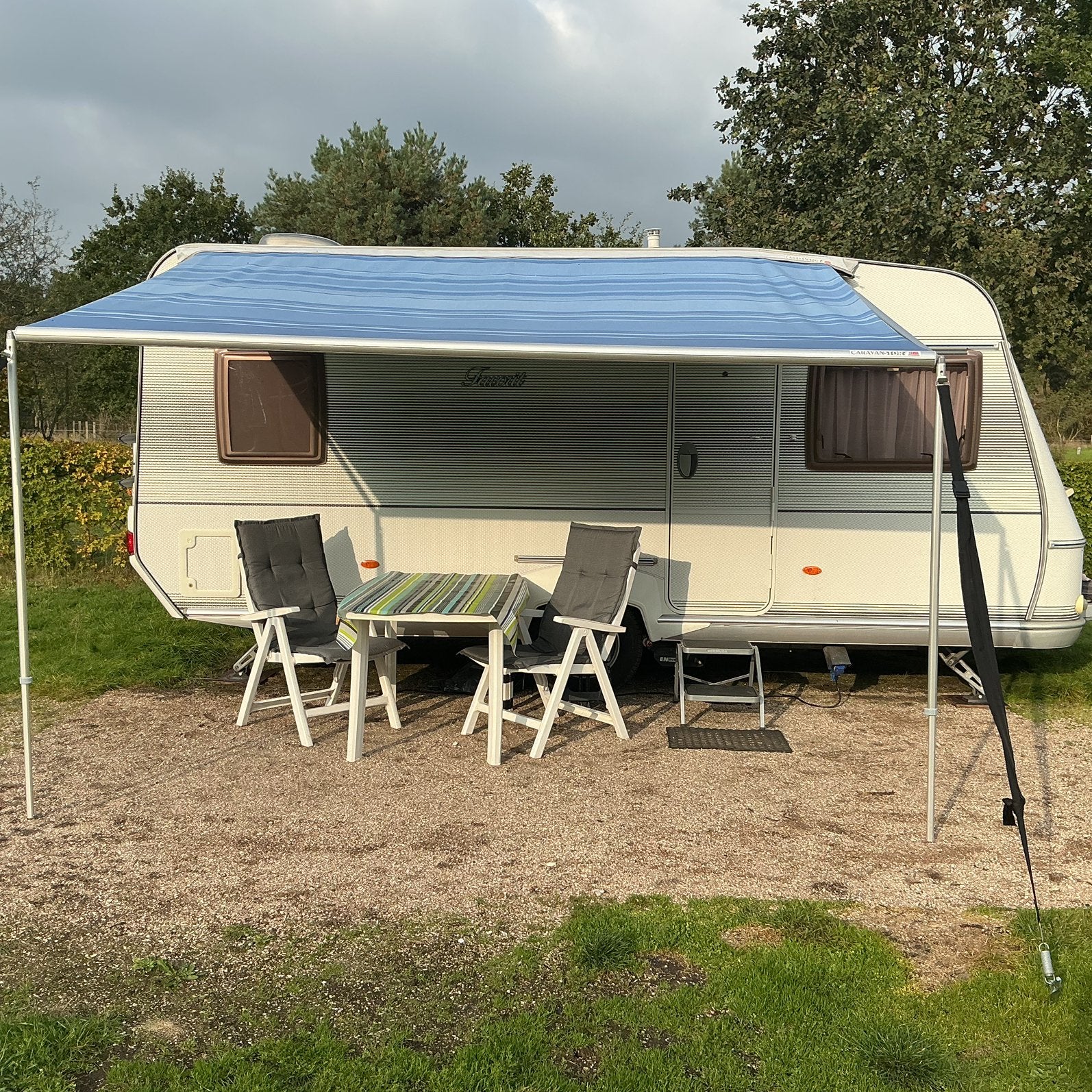 Caravan LMC Favorite 2006, Rondzit, Frans bed, Fietsenrek, Particulier