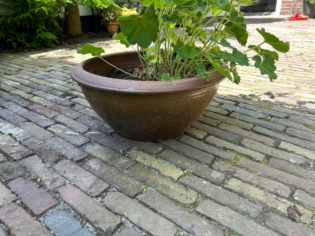 Grote aardenwerken bruine bloempot voor tuin of balkon, Tuin en Terras, Bloempotten, Ophalen, Kunststof, Gebruikt, Balkon