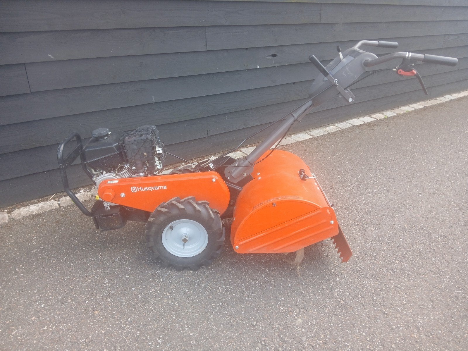 Husqvarna TR 530 frees met tegengestelde draaiende tanden, Tuin en Terras, Hand-tuingereedschap, Zo goed als nieuw, Overige soorten