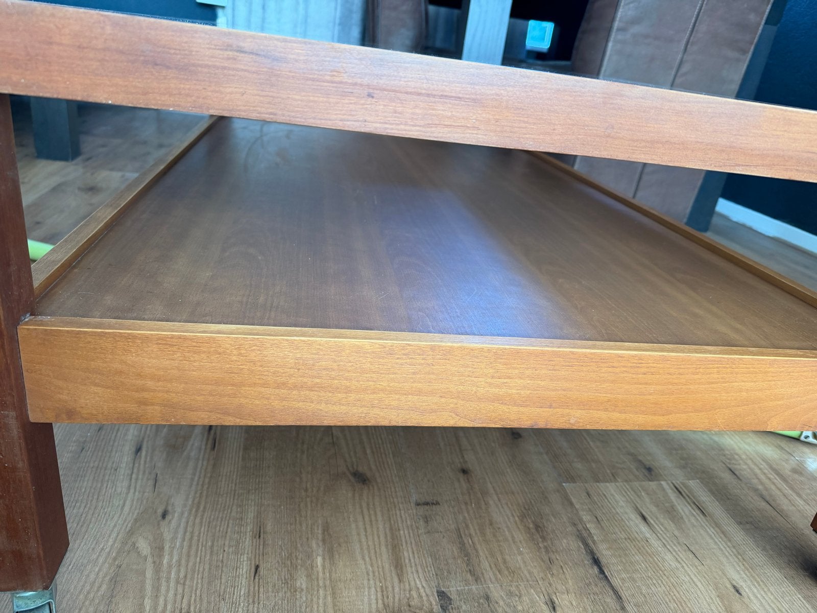 Salontafel met glasplaat en wieltjes, Ophalen, Gebruikt, Eikenhout, Goossens