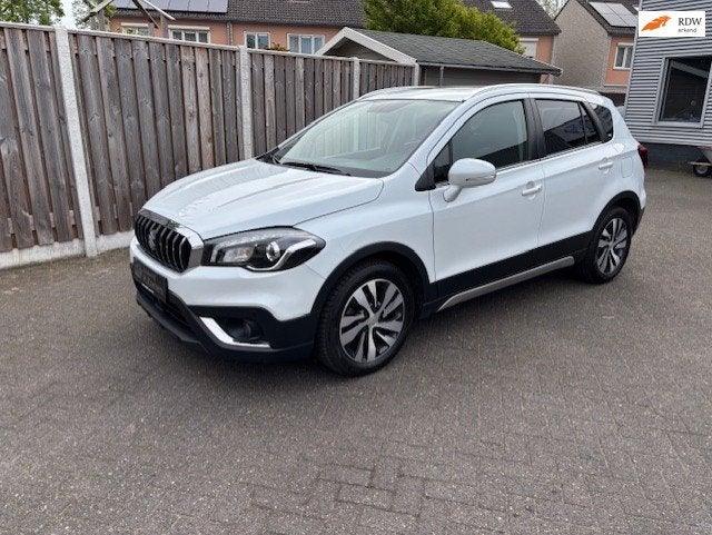 Suzuki S-Cross 1.4 Boosterjet automaat high executive leder, Auto's, Suzuki, Zwart, 4 cilinders, Wit, 1373 cc