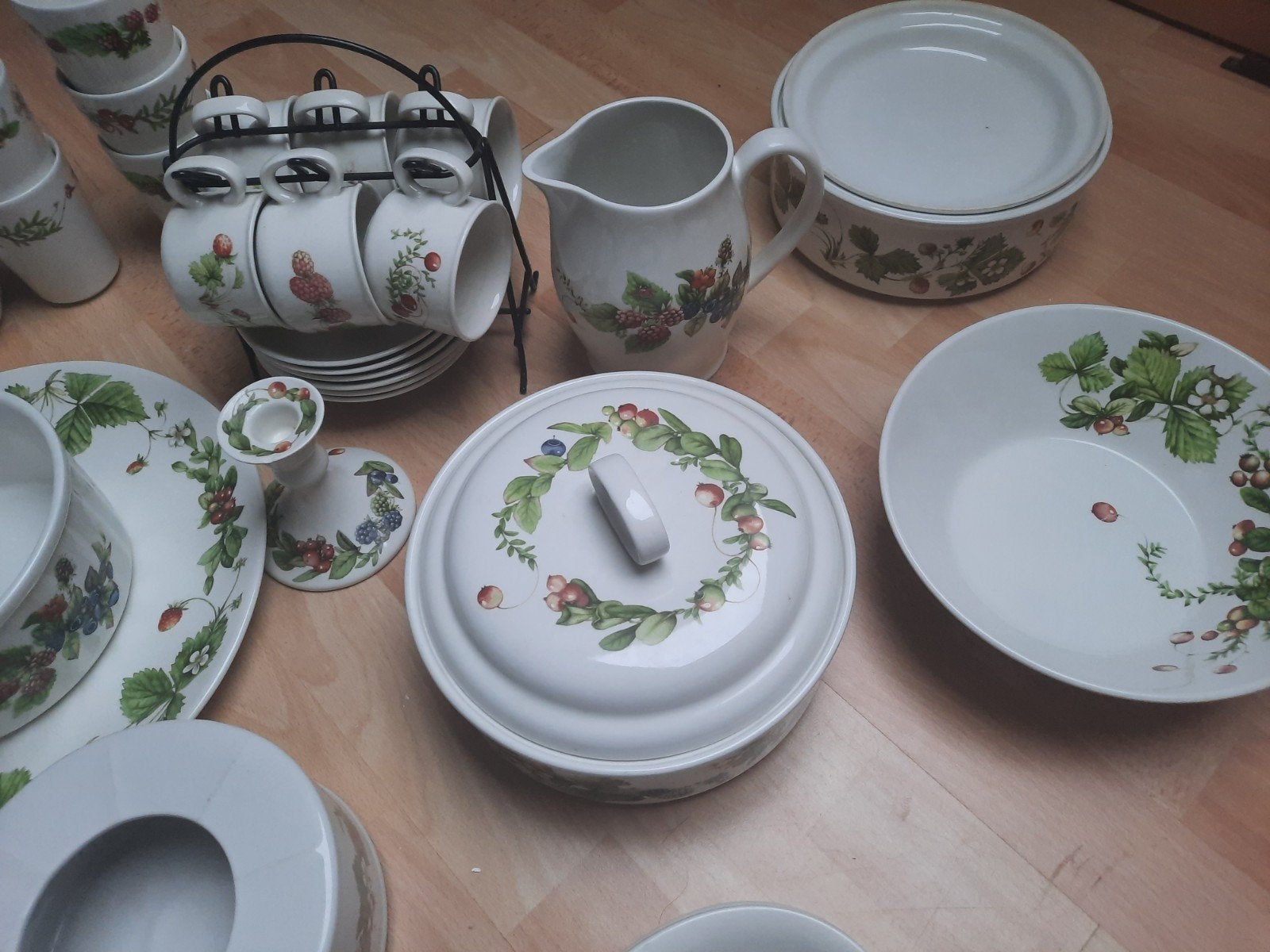 Marjolein Bastin Uitgebreid servies libelle dragonfly, Ophalen, Gebruikt, Porselein, Overige stijlen