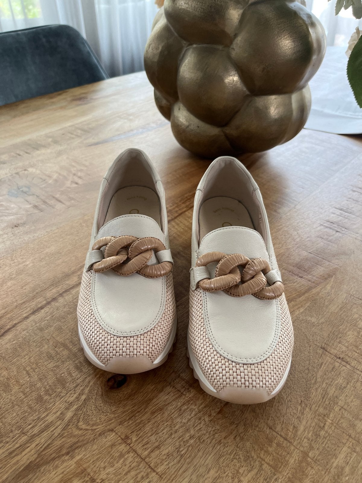 Gabor Instappers - Beige/Crème met kettingdetail, Ophalen of Verzenden, Zo goed als nieuw, Instappers, Beige