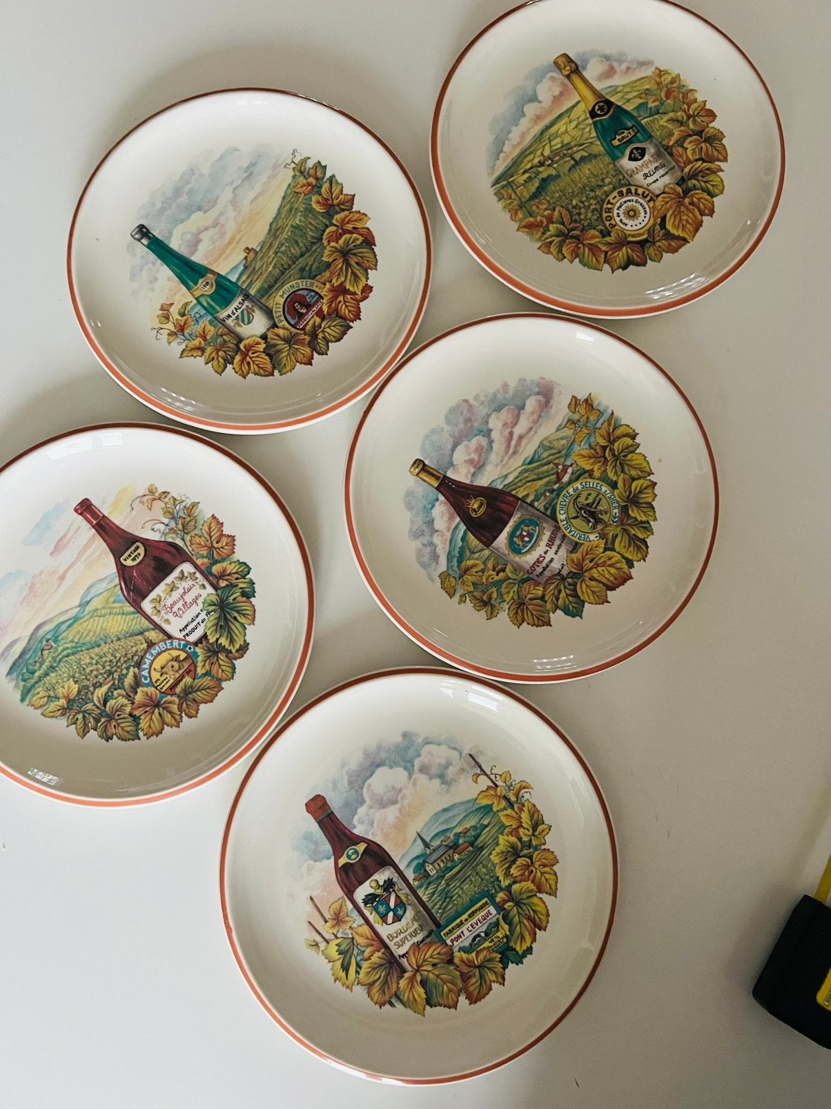 Vintage set 5 borden voor kaas en wijn Boch La Louvière, Ophalen of Verzenden, Zo goed als nieuw, Bord(en), Overige stijlen