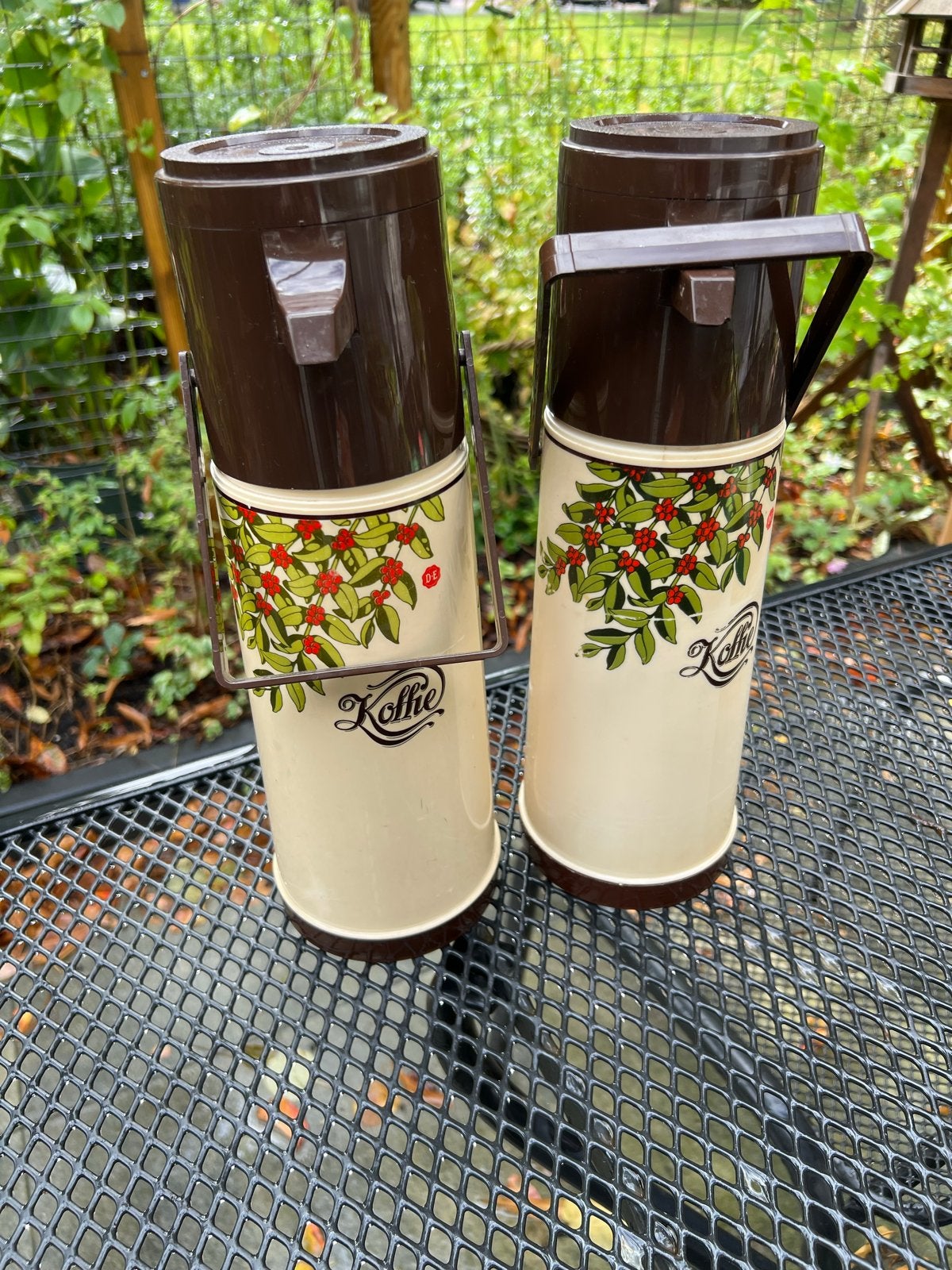 2 Vintage Aladdin Koffie Thermoskannen met Pomp , beschadigd, Ophalen of Verzenden