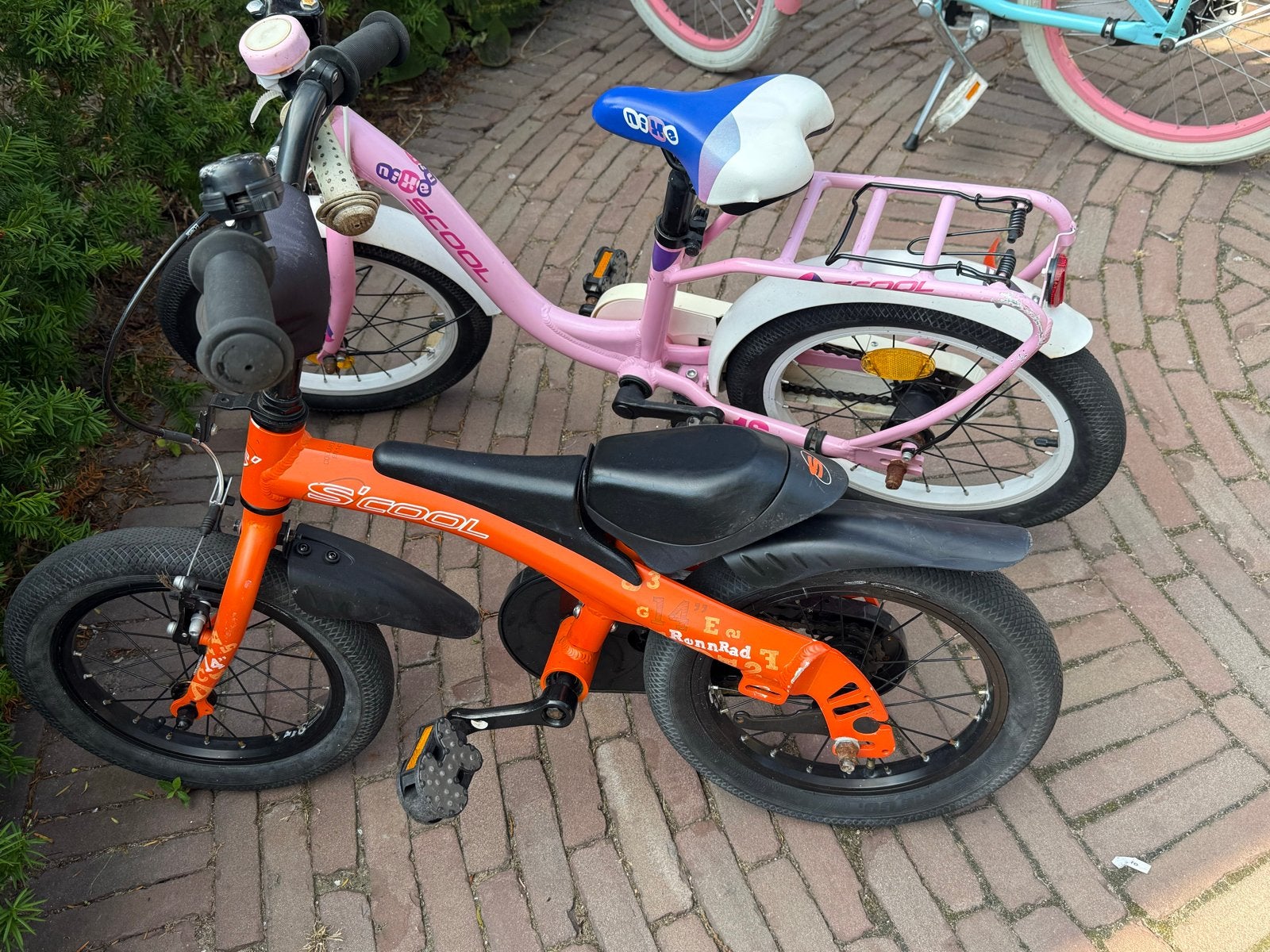 S'COOL Kinderfietsen: Roze en Oranje Loopfiets, Ophalen, Gebruikt, Terugtraprem, Minder dan 16 inch