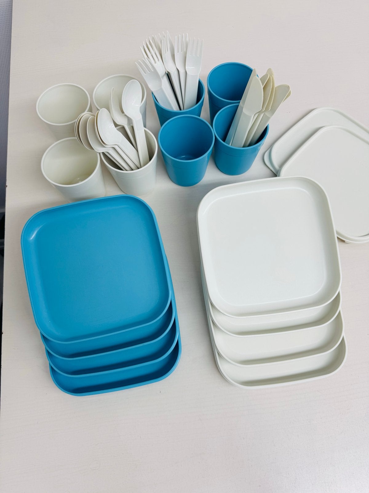 Tupperware Camping/Picknickset - Borden, Bekers, Bestek, Kunststof, Gebruikt, Overige merken, Ophalen of Verzenden