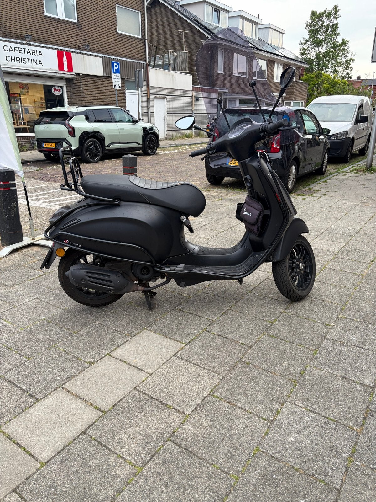 Vespa Sprint Mat Zwart - Zo goed als nieuw, Ophalen, Zo goed als nieuw, Maximaal 45 km/u, Overige modellen