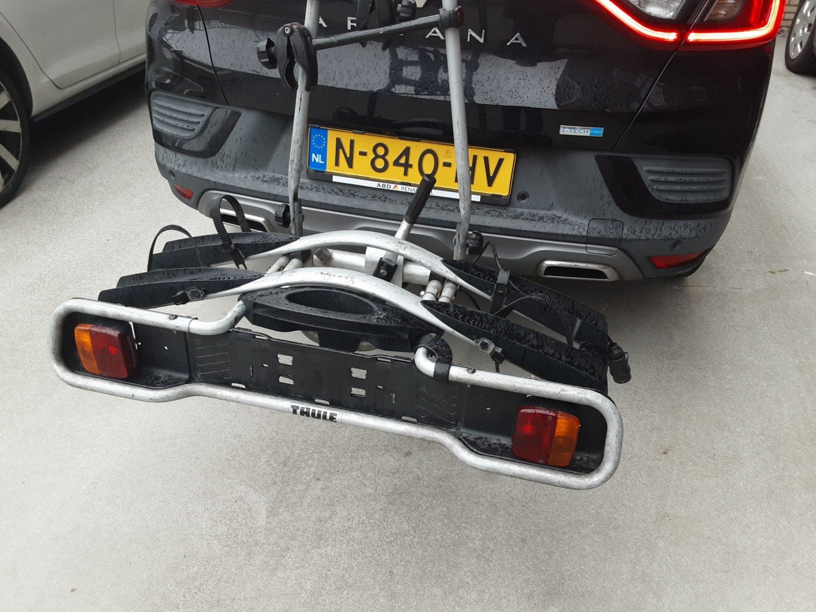 thule Kantelbare fietsendrager, Ophalen, Gebruikt, Brede banden, 2 fietsen