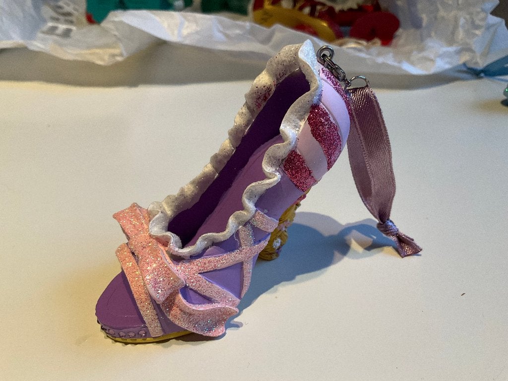 Disney ornament shoe rapunzel - tangled, Ophalen of Verzenden, Overige figuren, Zo goed als nieuw, Beeldje of Figuurtje