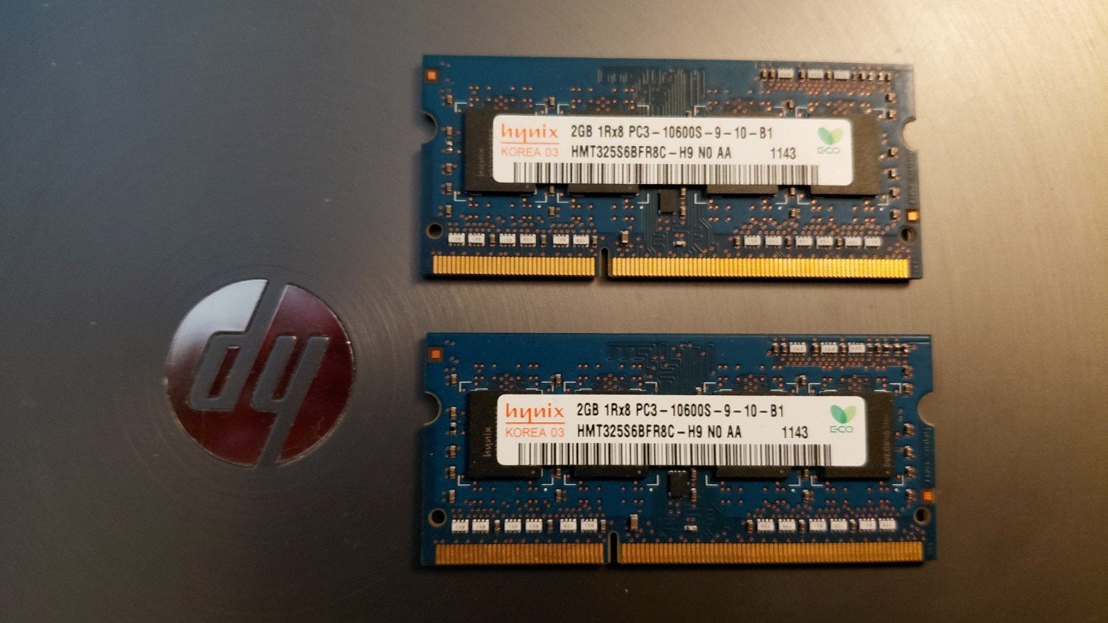 Hynix 2x 2GB DDR3 RAM PC3-10600S Laptop Geheugen, Computers en Software, RAM geheugen, Gebruikt, DDR3, Ophalen of Verzenden, Laptop