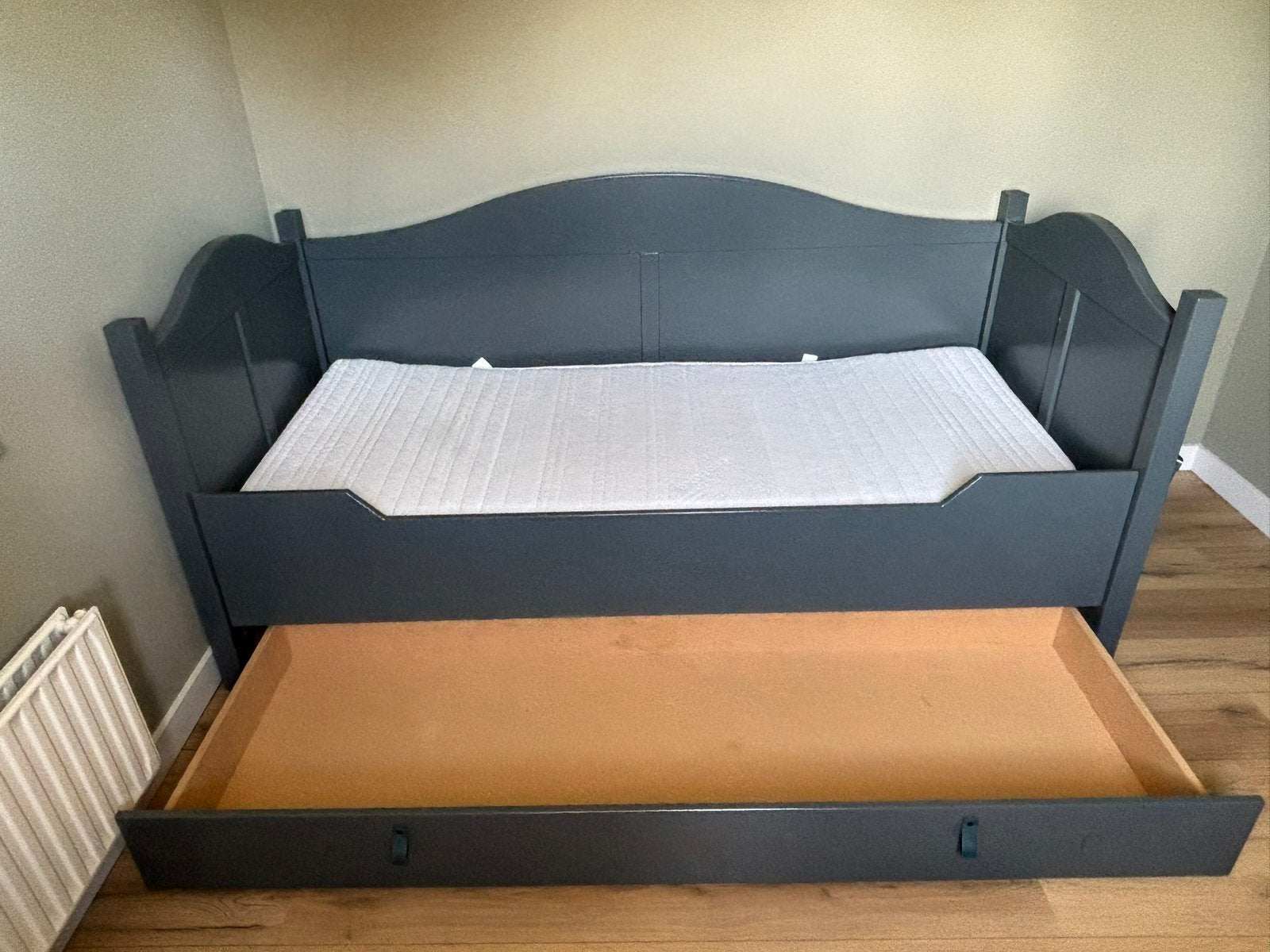 Donkergrijs bed met uitschuifbare lade, Ophalen, Gebruikt, 90 cm, Eenpersoons