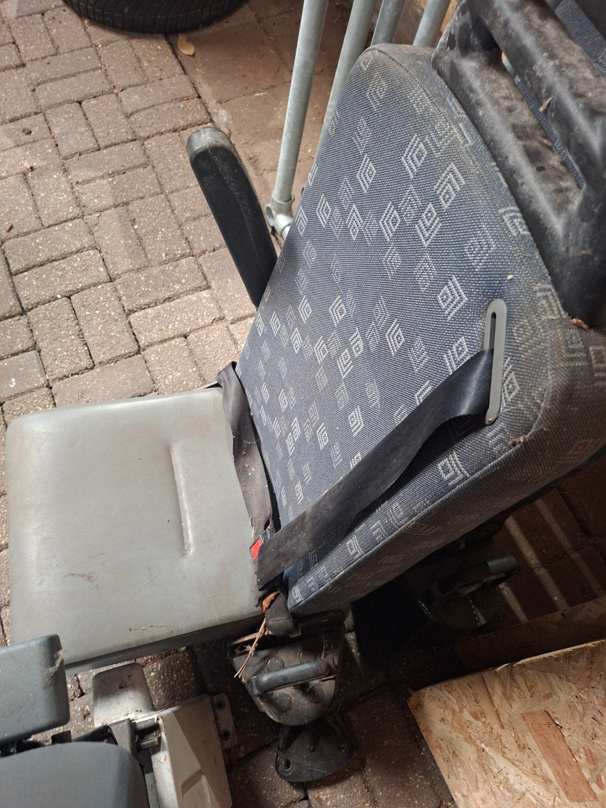 Mercedes Sprinter stoelen (model 2004), Ophalen, Gebruikt, Universele onderdelen