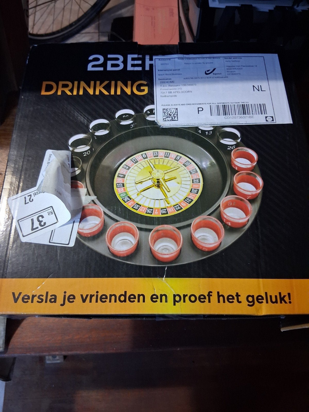 2BEHIND Drinking Roulette Spel met Shotglaasjes, Vijf spelers of meer, Ophalen of Verzenden, Zo goed als nieuw, 2BEHIND