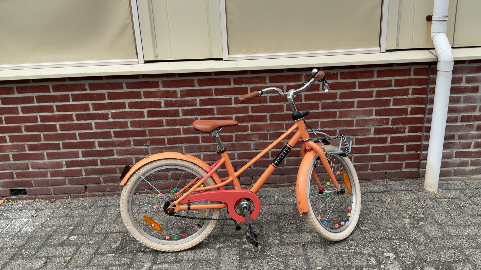 Volare melody kinderfiets 20 inch koraal oranje, Fietsen en Brommers, Ophalen, Terugtraprem, Volare Melody, Gebruikt